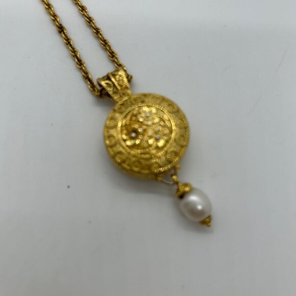 Gold Tone Pendant Watch Necklace With Faux Pearl Drop Floral Roman Working READ - Picture 5 of 10